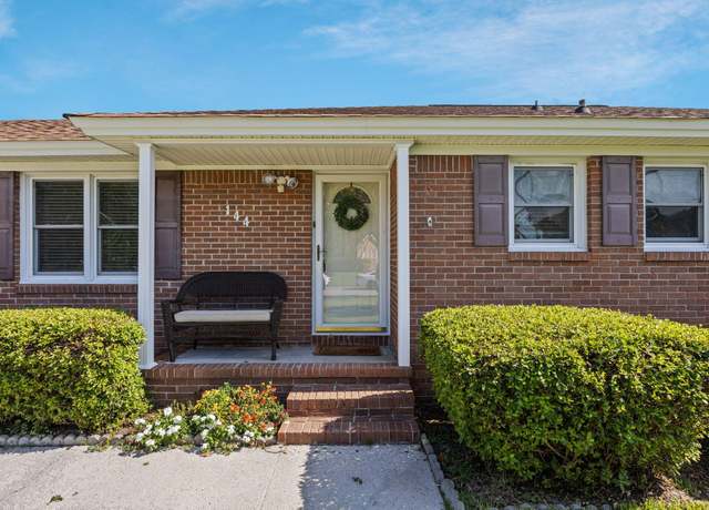Property at 144 Camelot Dr, Goose Creek, SC 29445, 3 beds, 2.5 baths