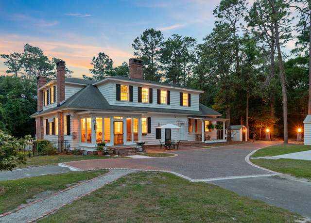 Property at 1300 S Main St, Summerville, SC 29483, 5 beds, 3.5 baths