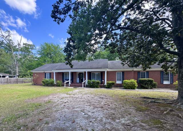 Property at 1202 W Jackson Ave, Hampton, SC 29924, 4 beds, 3 baths