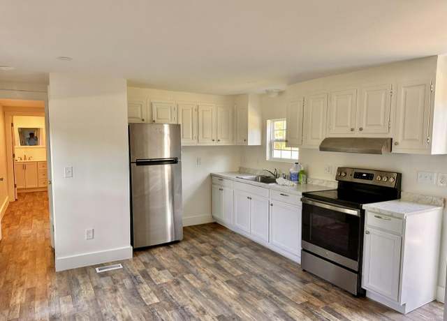 Property at 114 Hollow Point Ln, Cottageville, SC 29435, 2 beds, 2 baths