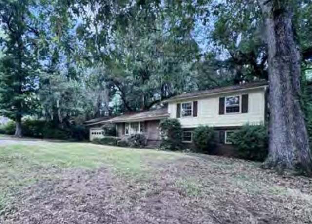 Property at 321 Fairington Dr, Summerville, SC 29485, 4 beds, 2.5 baths