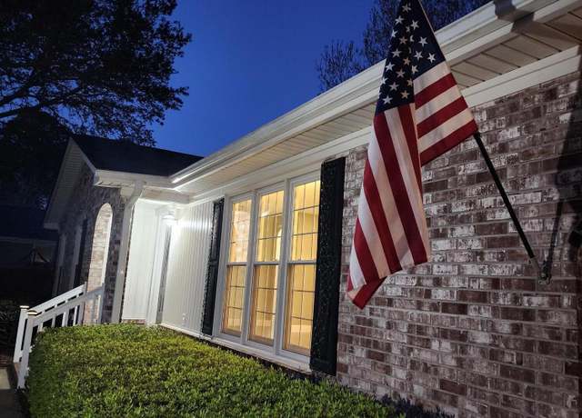 Property at 115 Clubhouse Rd, Summerville, SC 29483, 3 beds, 2 baths