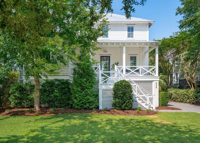 Property at 924 Mciver St, Mount Pleasant, SC 29464, 5 beds, 4 baths
