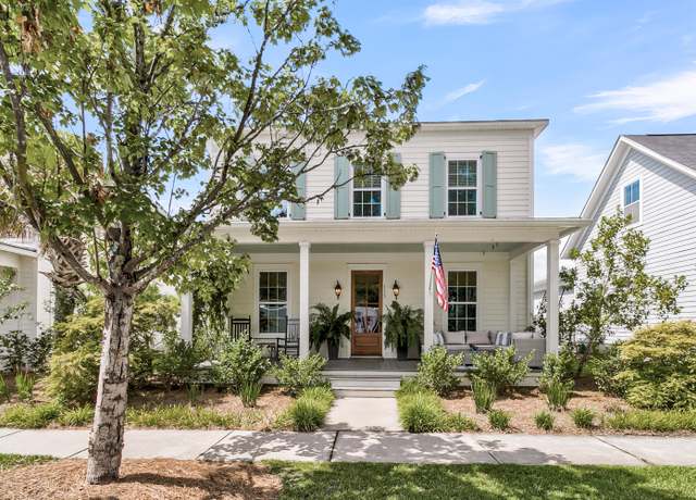 Property at 113 Canopy Ln, Summerville, SC 29485, 4 beds, 3.5 baths