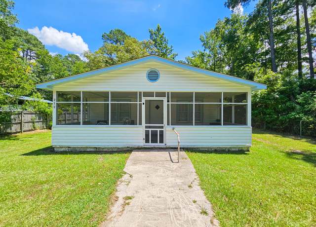 Property at 212 Hickory St, Walterboro, SC 29488, 2 beds, 1 bath