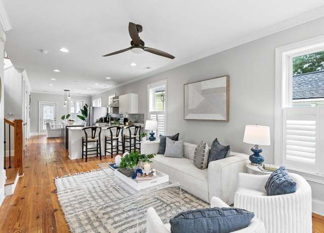 Property at 194 Fishburne St, Charleston, SC 29403, 3 beds, 2.5 baths
