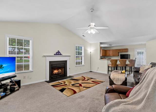 Property at 2919 Fernwood Dr, North Charleston, SC 29406, 3 beds, 2 baths