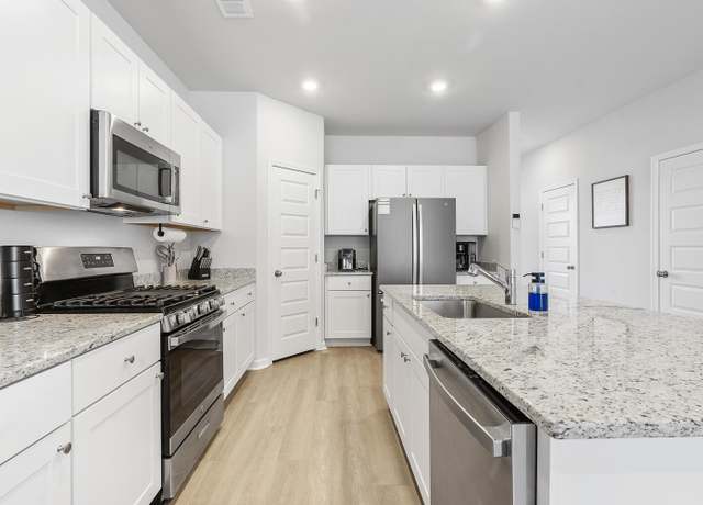 Property at 1459 Central Ave, Summerville, SC 29483, 3 beds, 2.5 baths