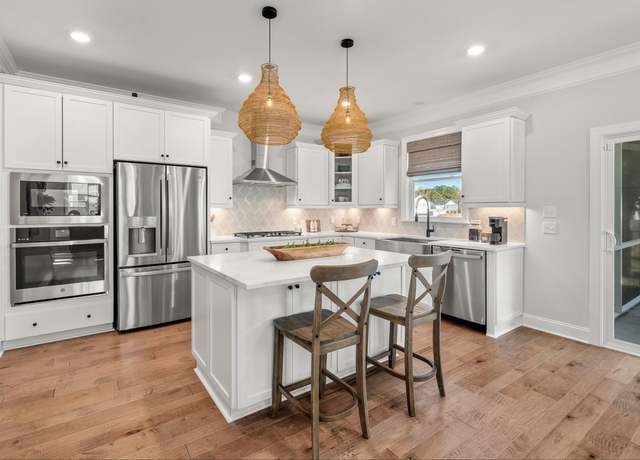 Property at 200 Bear Oak Ct, Moncks Corner, SC 29461, 5 beds, 3.5 baths