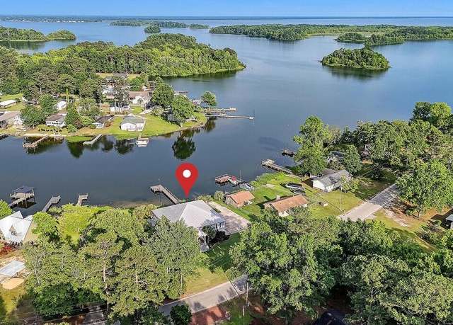 Property at 2039 Lake Marion Shores Rd, Summerton, SC 29148, 3 beds, 2.5 baths