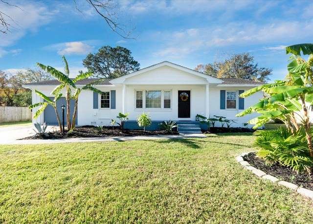 Property at 1077 Harbor View Rd, Charleston, SC 29412, 3 beds, 2 baths