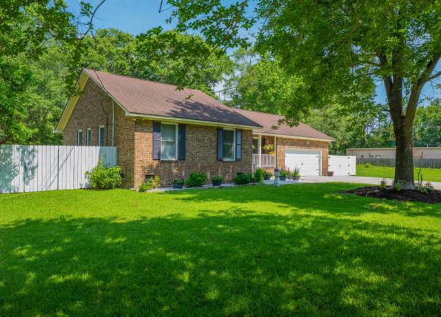Property at 2233 Glendale Dr, Charleston, SC 29414, 3 beds, 2.5 baths