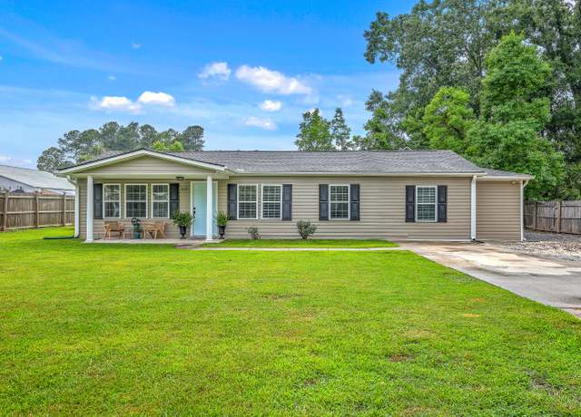 Property at 337 Price St, Goose Creek, SC 29445, 4 beds, 3 baths