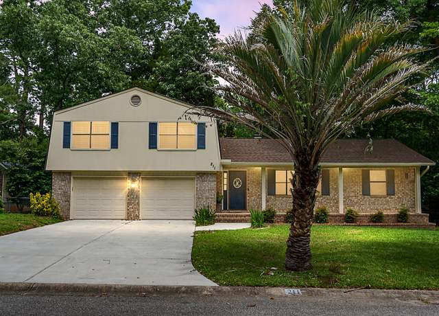 Property at 211 Bramblewood Dr, Summerville, SC 29485, 3 beds, 2.5 baths