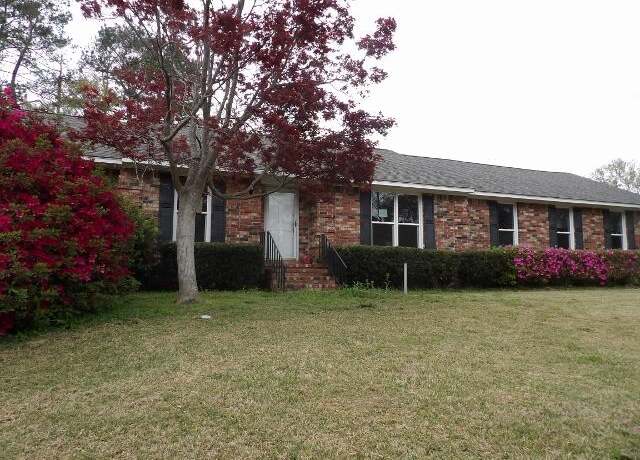 Property at 136 Tall Pines Rd, Ladson, SC 29456, 3 beds, 2 baths