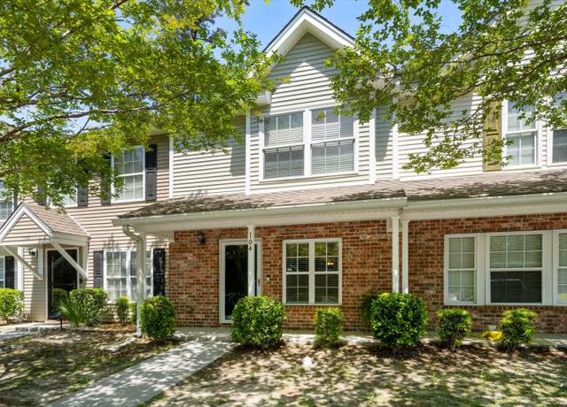 Property at 104 Buchanan Cir, Goose Creek, SC 29445, 2 beds, 2.5 baths