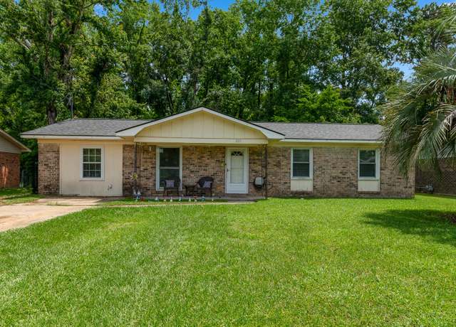 Property at 225 Arbor Rd, Summerville, SC 29485, 4 beds, 1.5 baths