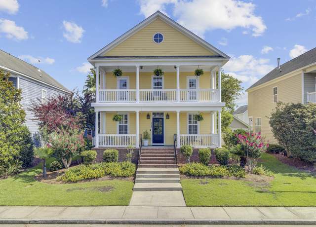 Property at 312 Germander Ave, Summerville, SC 29483, 4 beds, 3.5 baths