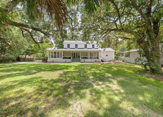 Property at 1026 Fort Sumter Dr, Charleston, SC 29412, 4 beds, 3.5 baths