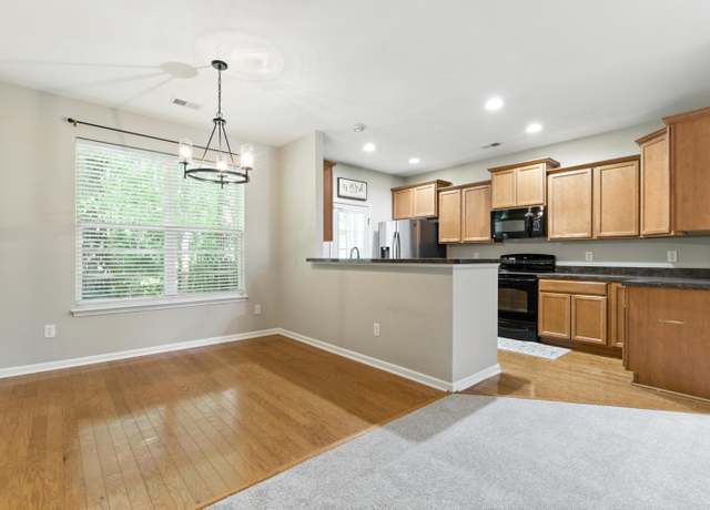 Property at 2505 Stadium Dr, North Charleston, SC 29406, 3 beds, 2.5 baths