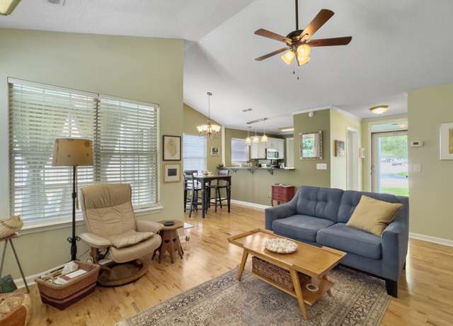 Property at 415 Salterton St, Summerville, SC 29485, 3 beds, 2 baths