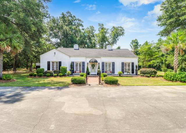 Property at 43 S Church St, Summerton, SC 29148, 4 beds, 2 baths