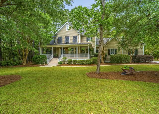 Property at 225 River Oak Dr, Mount Pleasant, SC 29464, 4 beds, 2.5 baths