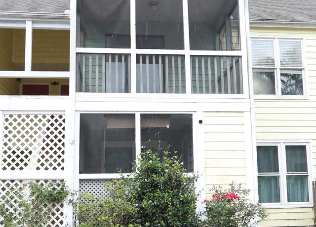 Property at 403 Sunny Side Way, Summerville, SC 29485, 3 beds, 2 baths