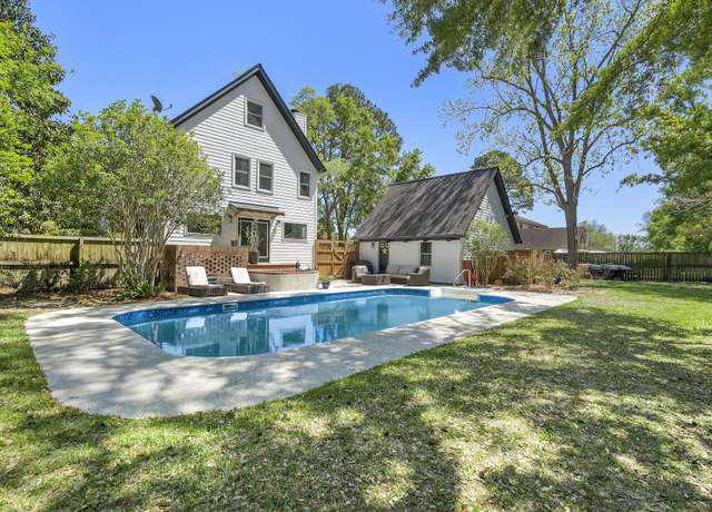 Property at 699 Castle Pinckney Dr, James Island, SC 29412, 3 beds, 2.5 baths