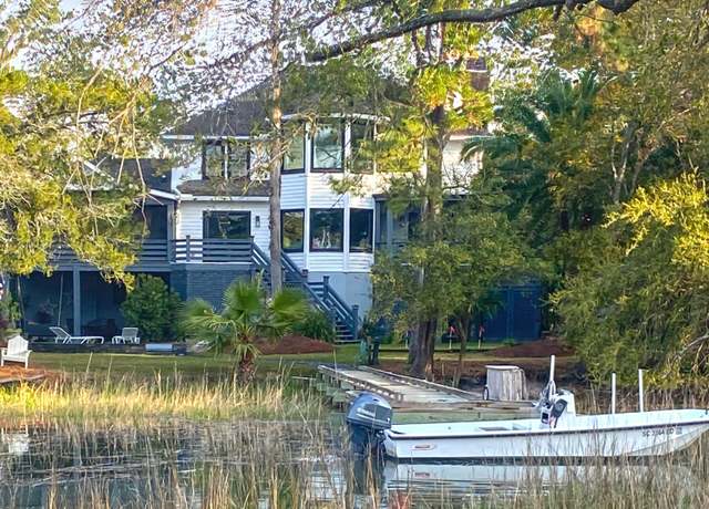 Property at 886 White Point Blvd, Charleston, SC 29412, 5 beds, 5 baths