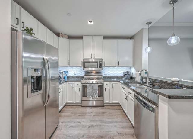 Property at 135 Pier View St #203, Charleston, SC 29492, 1 bed, 1.5 baths