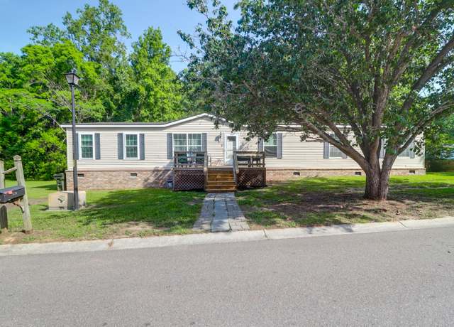 Property at 320 E Poplar Branch Dr, Moncks Corner, SC 29461, 4 beds, 2 baths