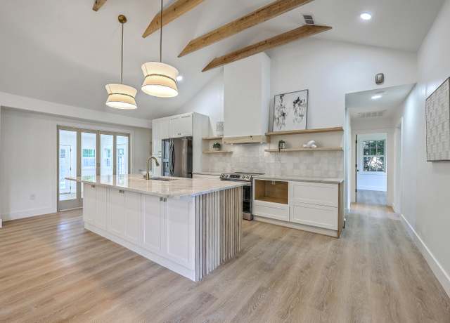 Property at 2534 Flamingo Dr, Charleston, SC 29414, 5 beds, 3 baths