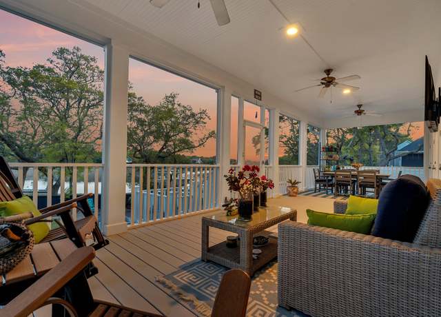 Property at 1063 Hills Plantation Dr, Charleston, SC 29412, 4 beds, 3.5 baths
