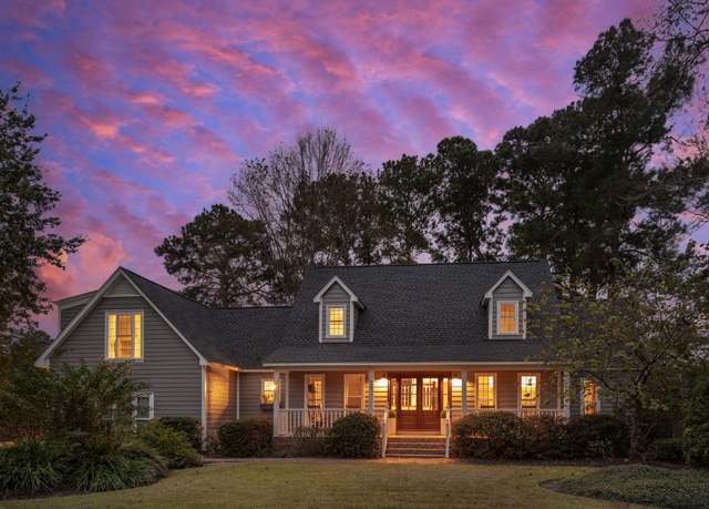 Property at 935 Paul Revere Dr, Charleston, SC 29412, 4 beds, 3.5 baths