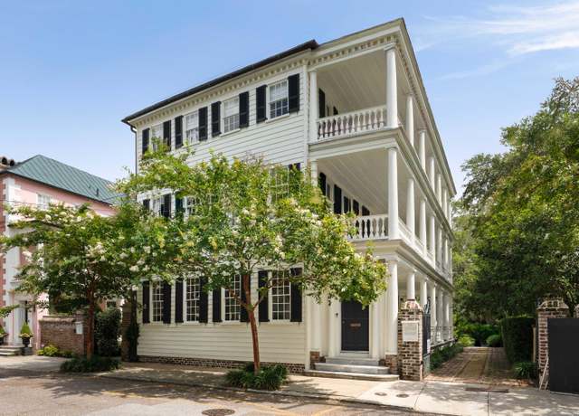 Property at 125 Tradd St, Charleston, SC 29401, 5 beds, 5 baths