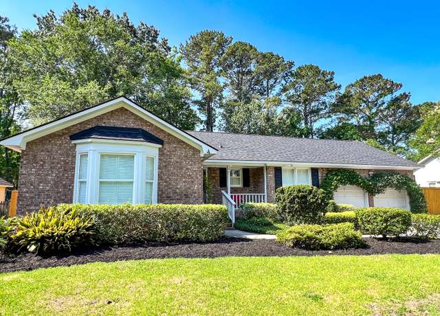 Property at 946 Law Ln, Mount Pleasant, SC 29464, 3 beds, 2 baths