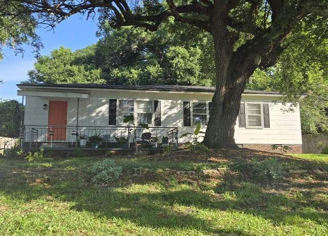 Property at 6 Gay Dr, Beaufort, SC 29907, 3 beds, 1 bath