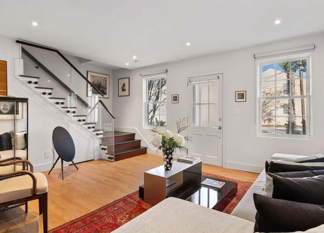 Property at 301 Broad St #1, Charleston, SC 29401, 2 beds, 1.5 baths