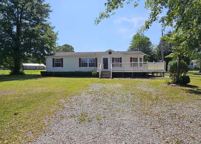 Property at 1457 Wyboo Ave, Manning, SC 29102, 3 beds, 2 baths