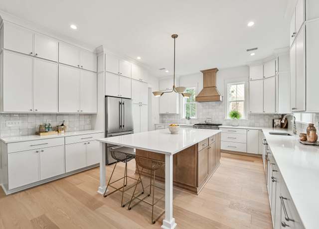 Property at 2038 Riverbend Dr, Charleston, SC 29412, 3 beds, 2.5 baths