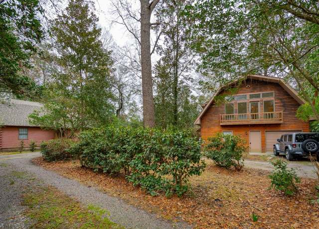 Property at 415 W Carolina Ave, Summerville, SC 29483, 5 beds, 3.5 baths