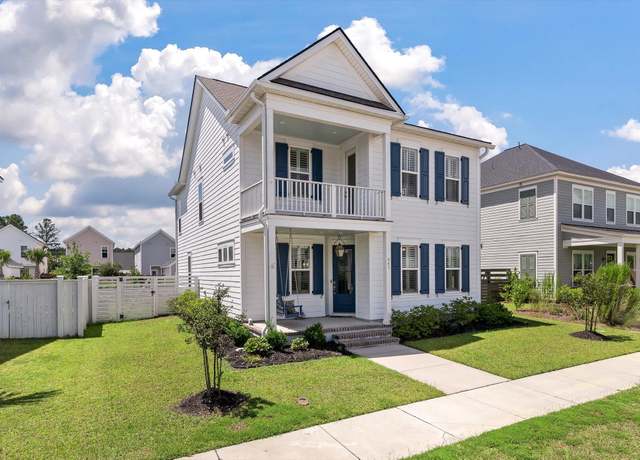 Property at 645 Blueway Ave, Summerville, SC 29486, 3 beds, 2.5 baths