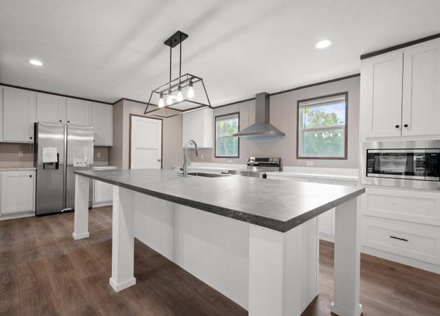 Property at 108 Swanson Dr, Summerville, SC 29483, 4 beds, 2 baths