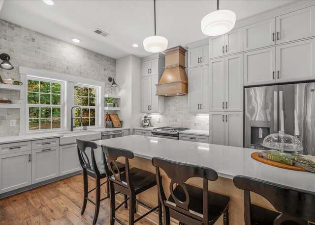 Property at 32 Middleton Oaks Rd, Charleston, SC 29414, 4 beds, 2.5 baths