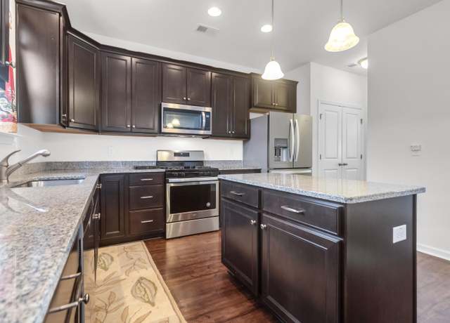 Property at 121 Sugeree Dr, Moncks Corner, SC 29461, 3 beds, 2.5 baths