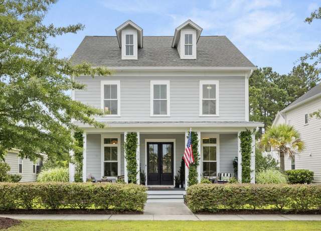 Property at 304 Oak Park St, Summerville, SC 29486, 5 beds, 4 baths