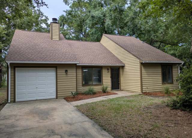 Property at 104 Cottonwood Dr, Summerville, SC 29483, 3 beds, 2 baths
