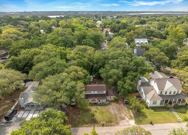 Property at 759 Powhatan Ave, Mount Pleasant, SC 29464, 5 beds, 3.5 baths