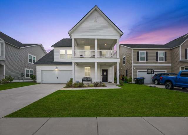 Property at 128 Red Bluff St, Summerville, SC 29483, 5 beds, 3.5 baths